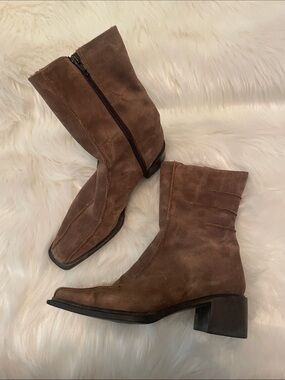 ELLE - Women's Brown Suede Ankle Boots with Side Zip - 35